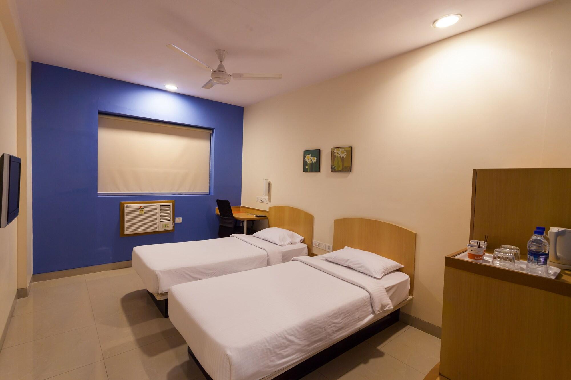 Nashik Hotel Екстериор снимка