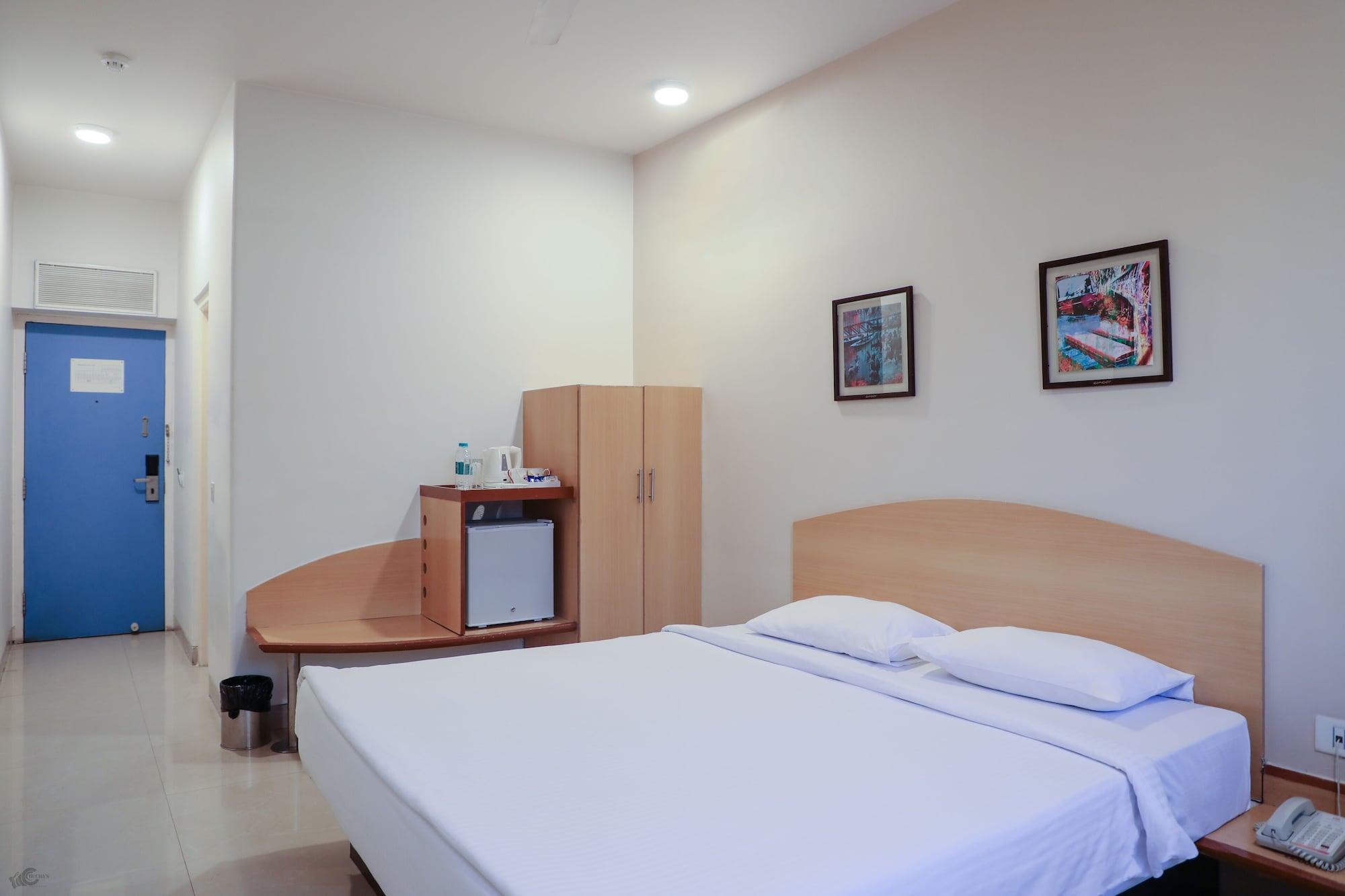 Nashik Hotel Екстериор снимка
