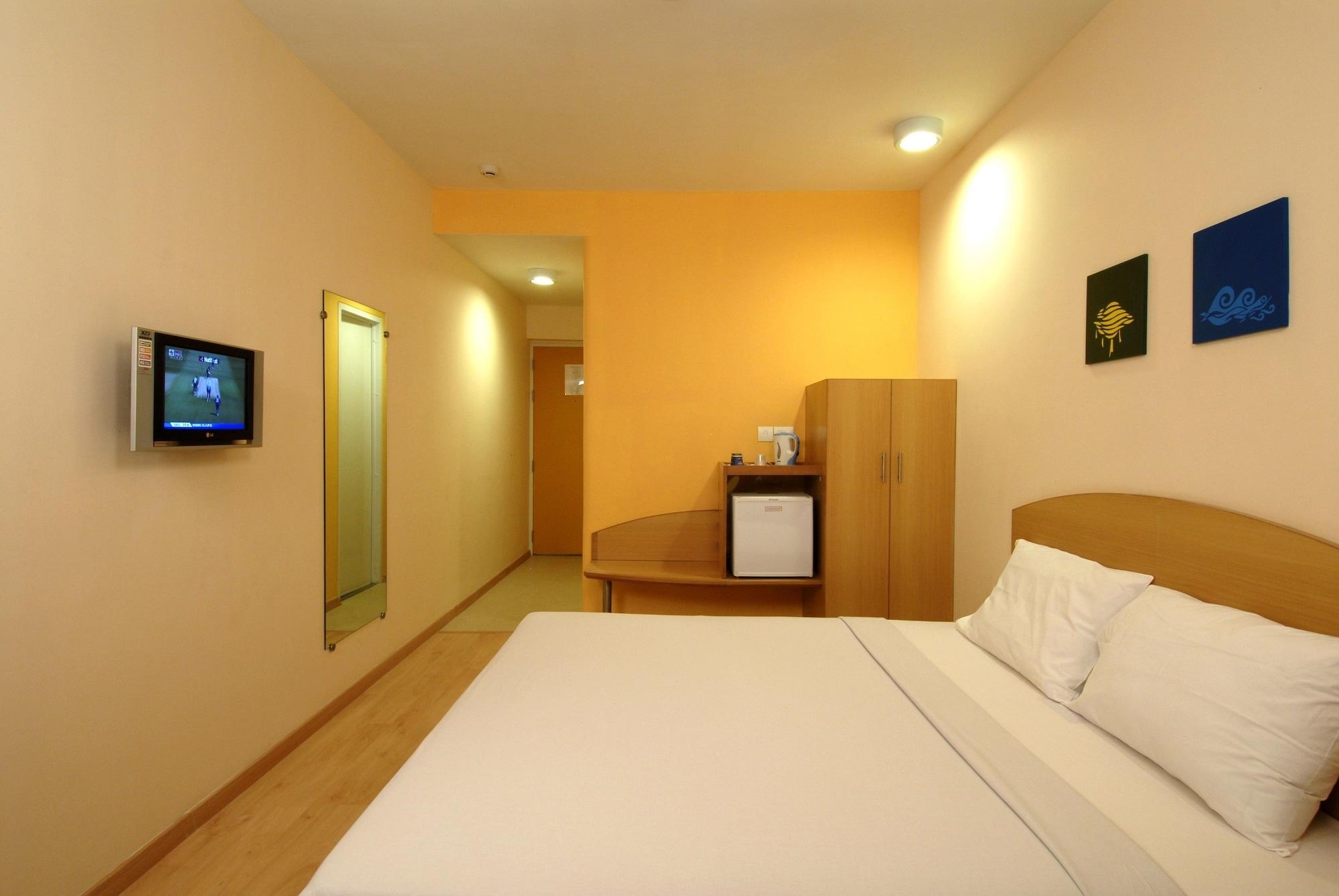 Nashik Hotel Екстериор снимка