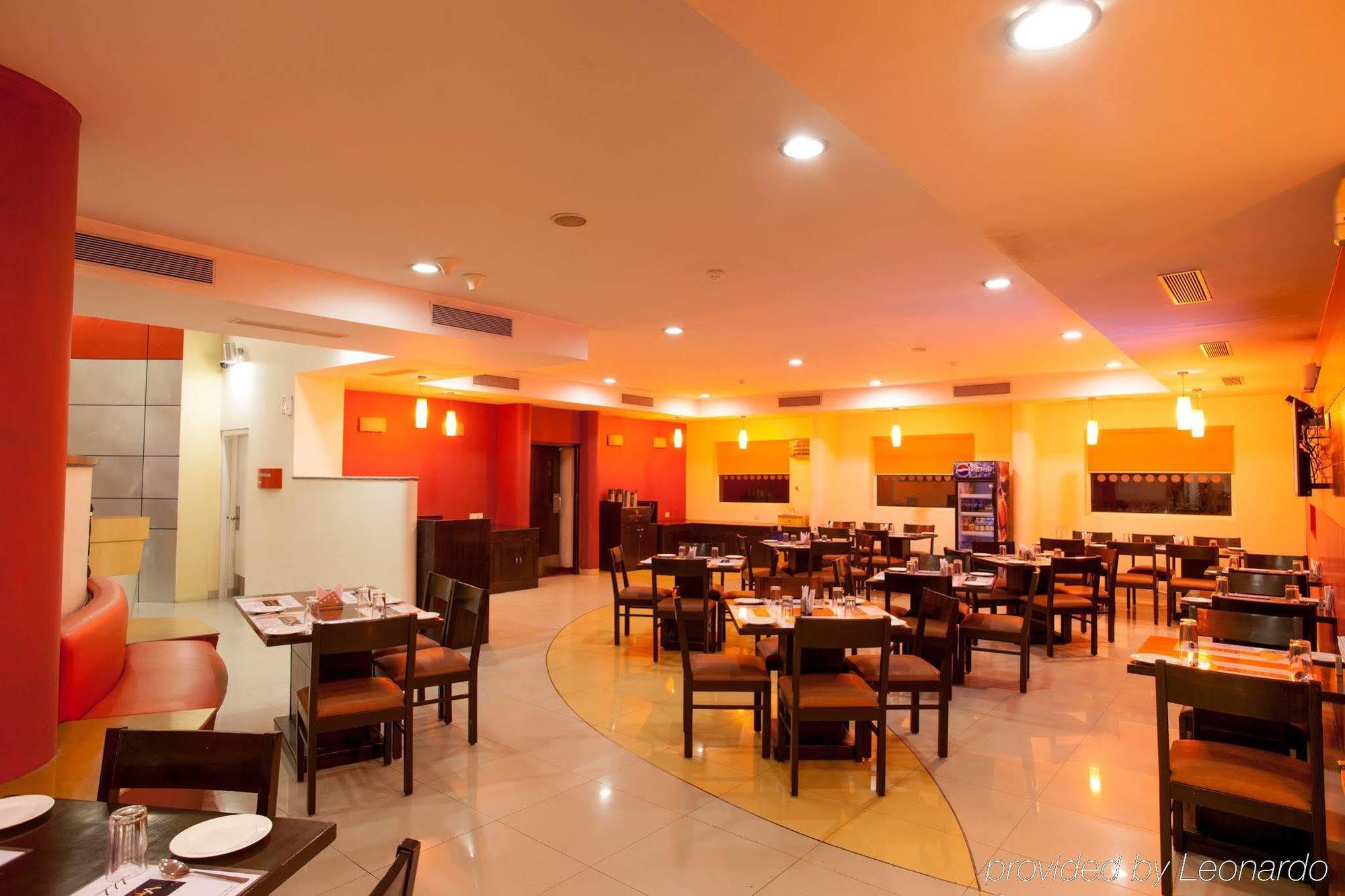 Nashik Hotel Екстериор снимка