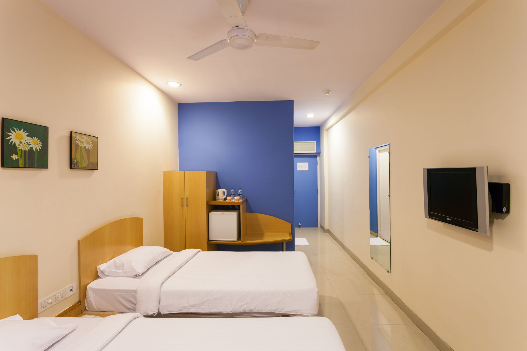 Nashik Hotel Екстериор снимка