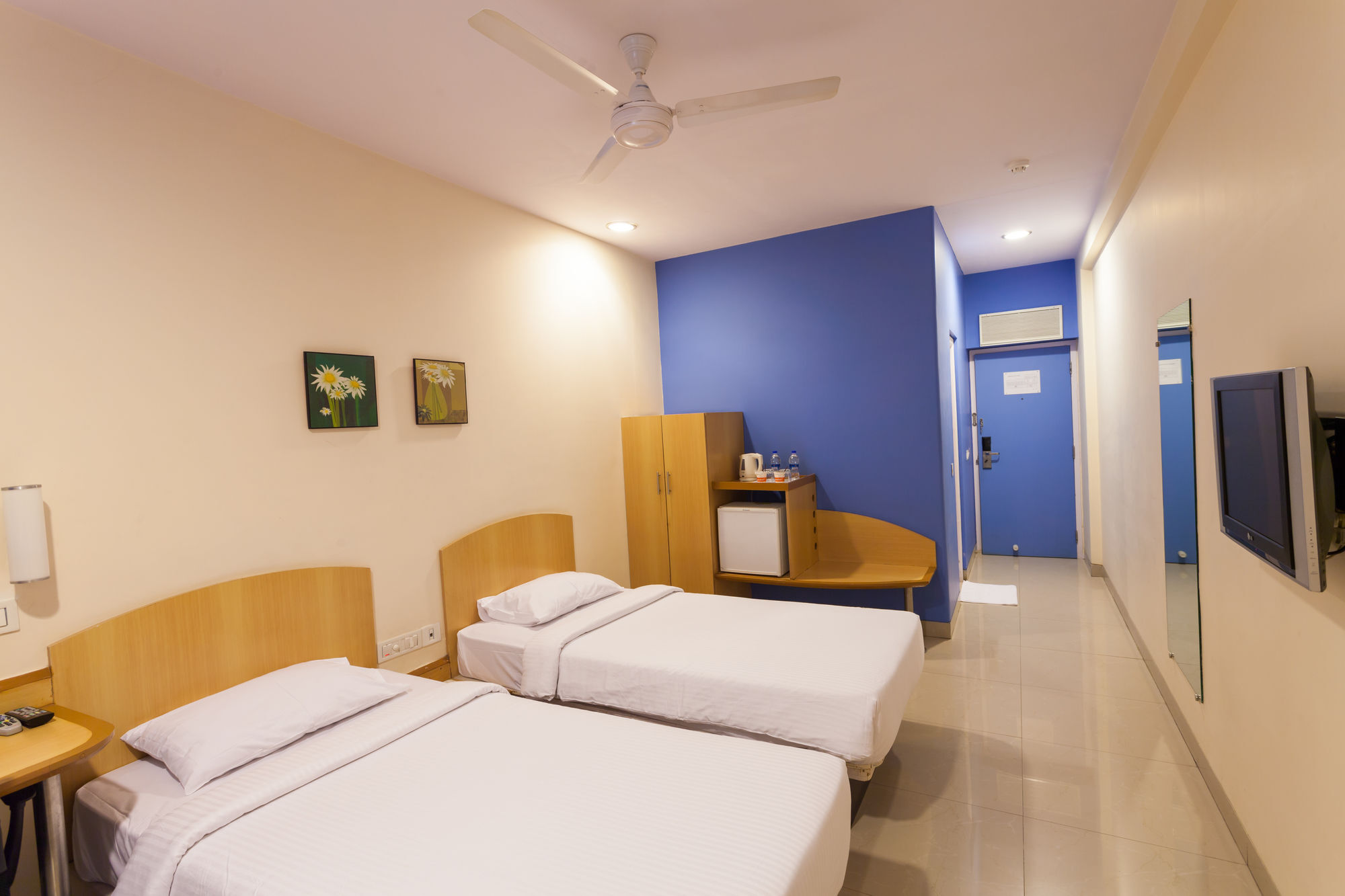 Nashik Hotel Екстериор снимка